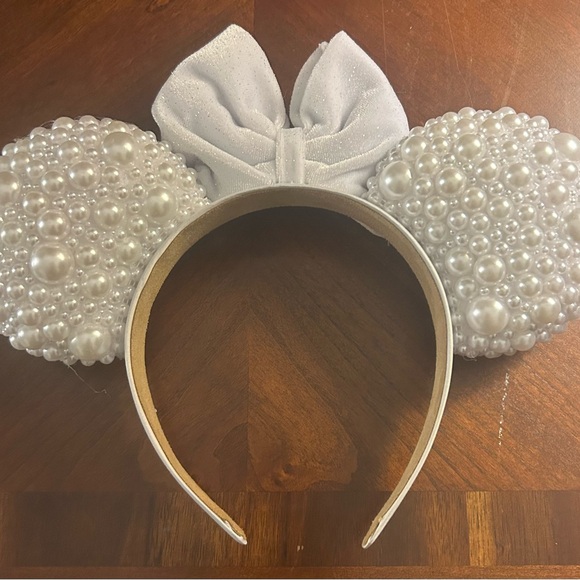 Pearl Embellished Bridal Minnie ears - Picture 2 of 4
